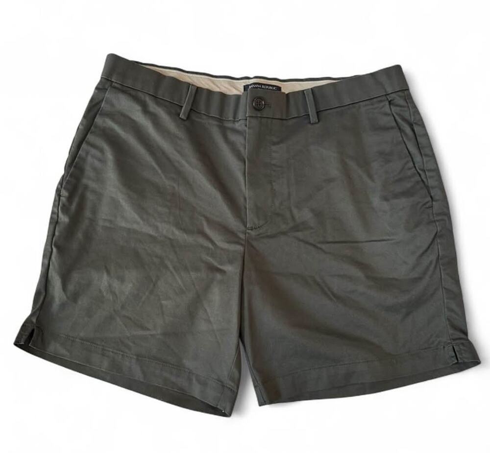 Mens Banana Republic Olive Green Chino Shorts 36